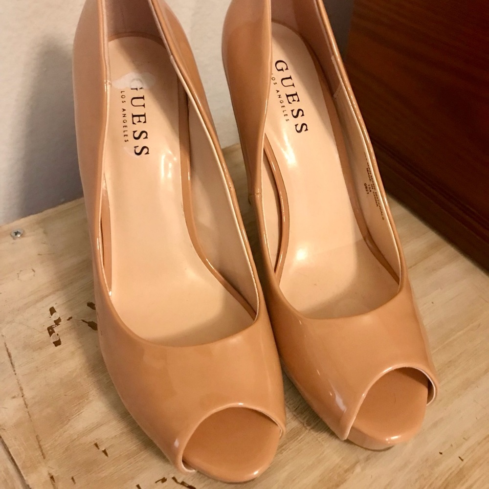 GUESS Patent Leather 5” Peep Toe Heels SZ 9 NEW